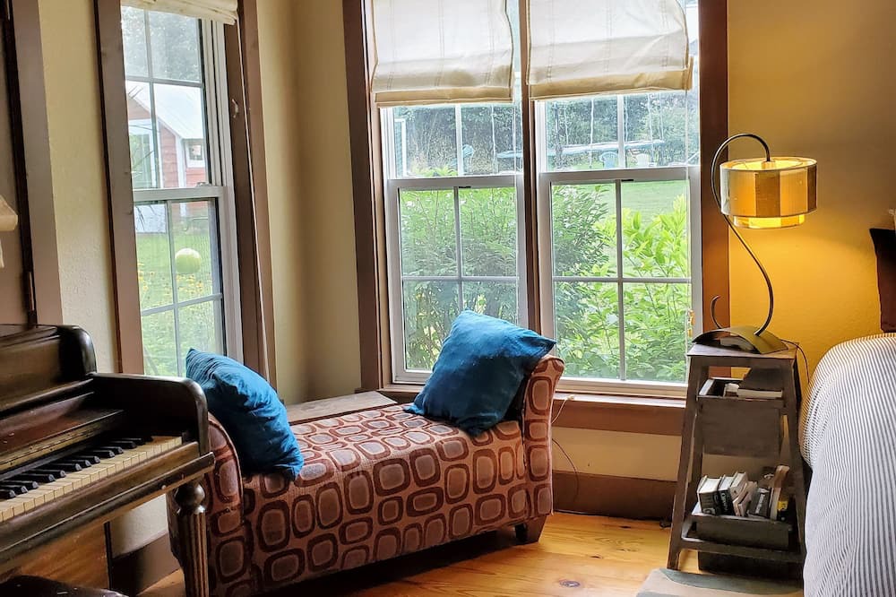 Photo of Livingroom in Madison County