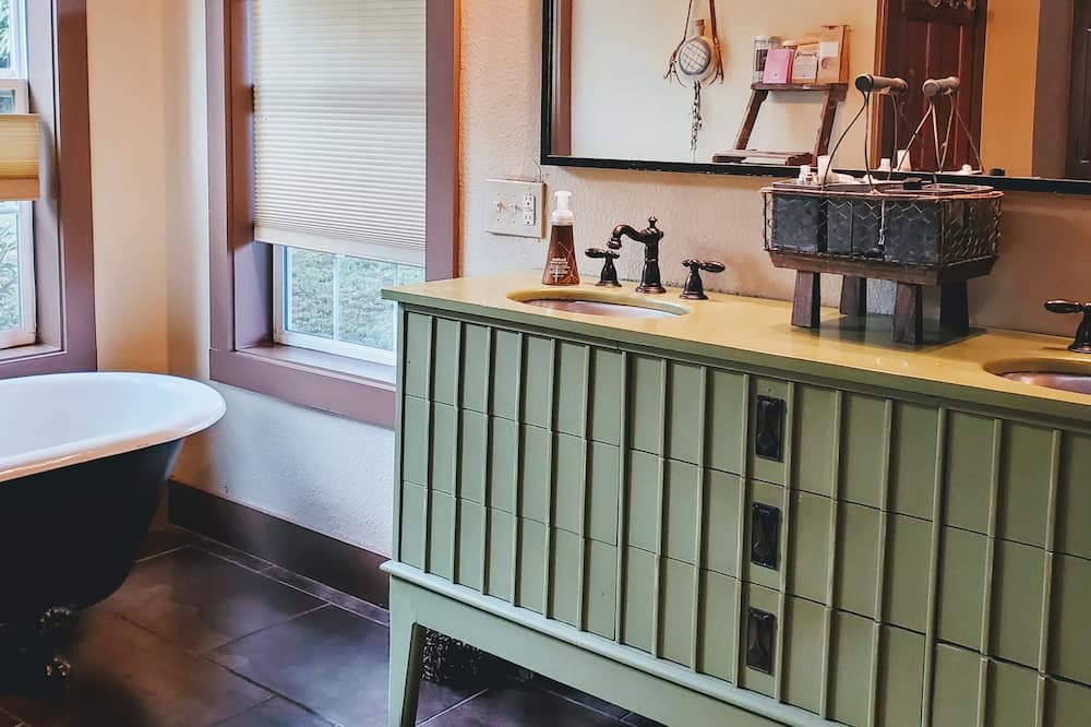 Photo of Bathroom in Madison County