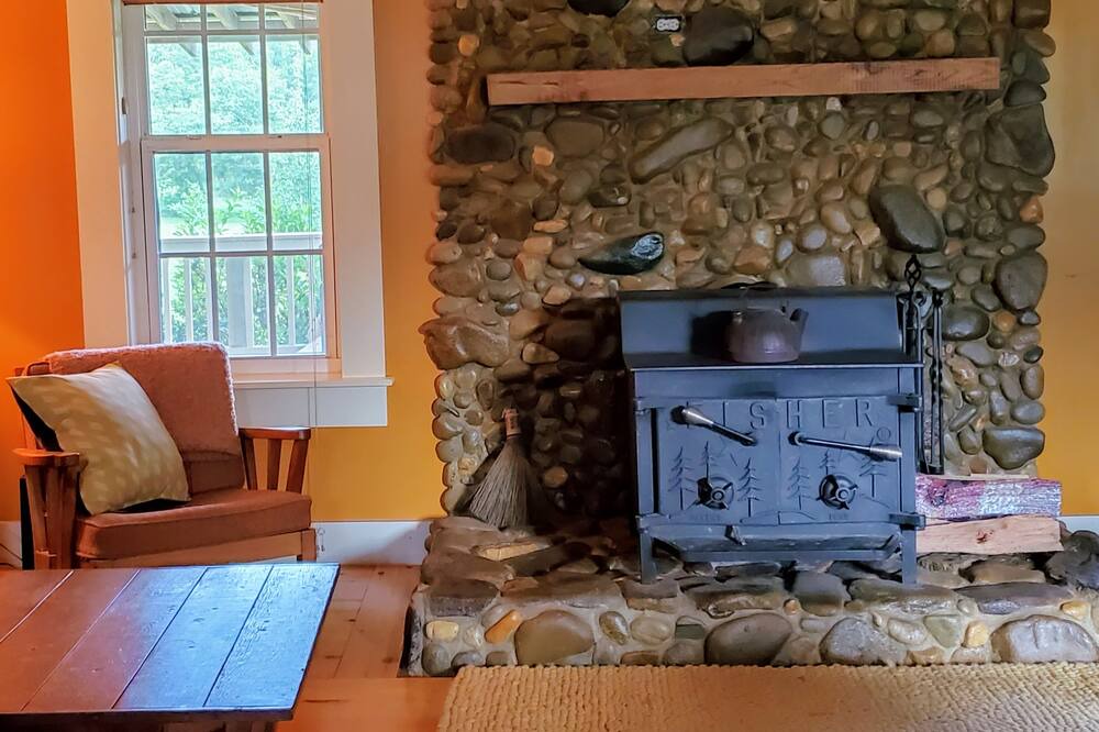 Photo of Livingroom in Madison County