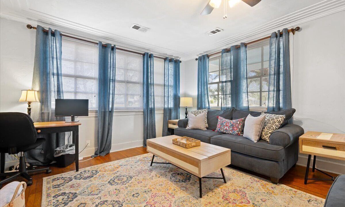 Photo of Livingroom in Richmond Hill