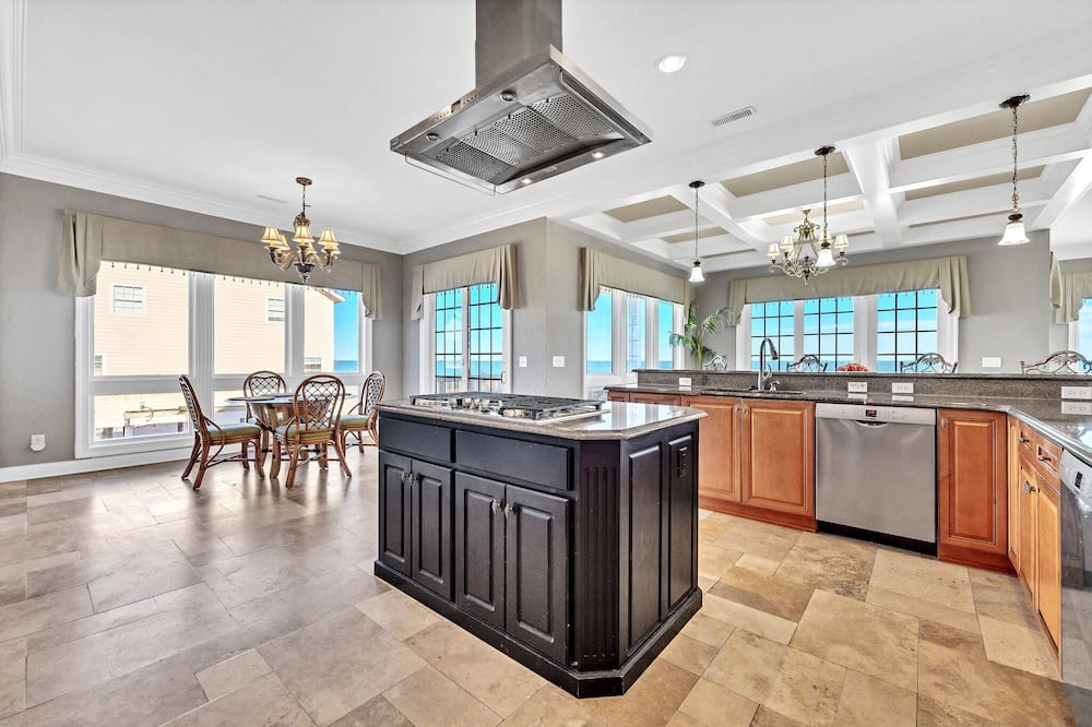 Photo of Kitchen in Inlet Harbour