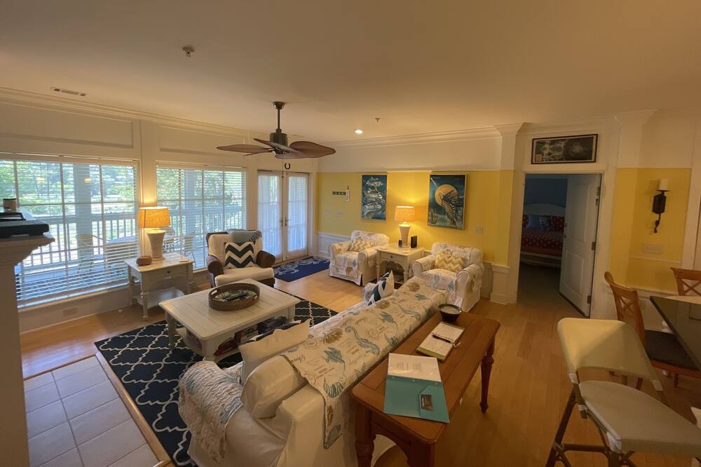 Photo of Livingroom in Melrose on the Beach