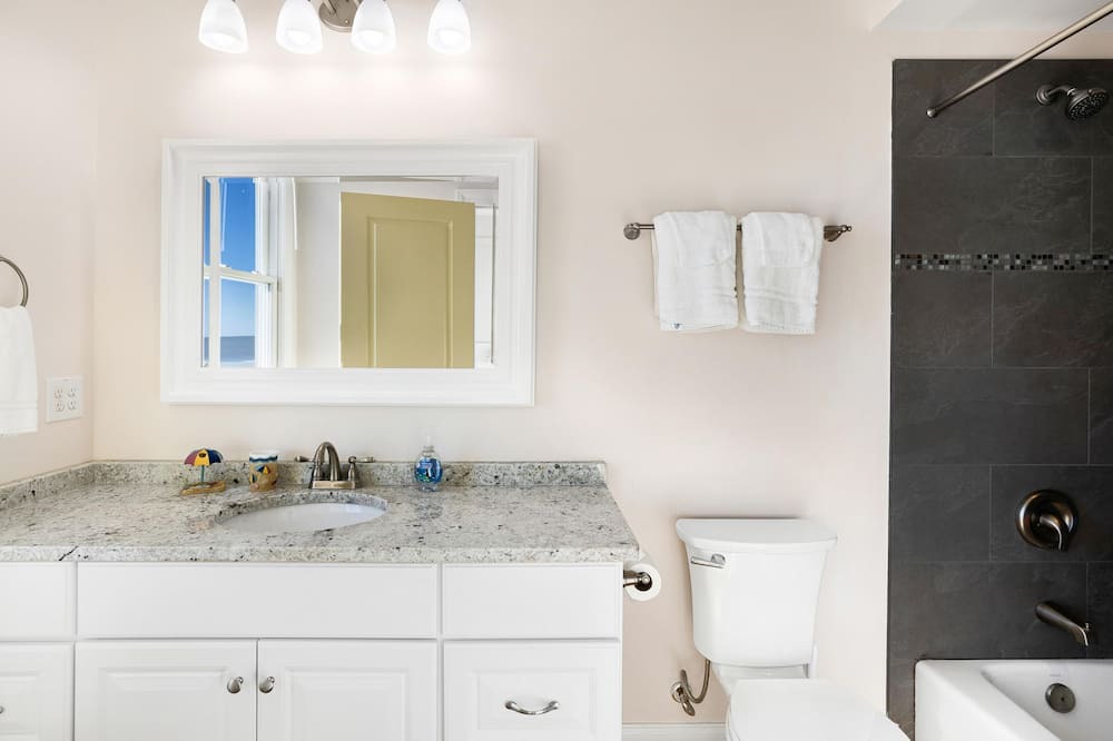 Photo of Bathroom in Edisto Island