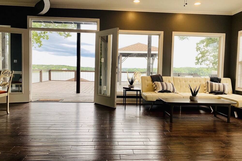 Photo of Livingroom in Greenwood