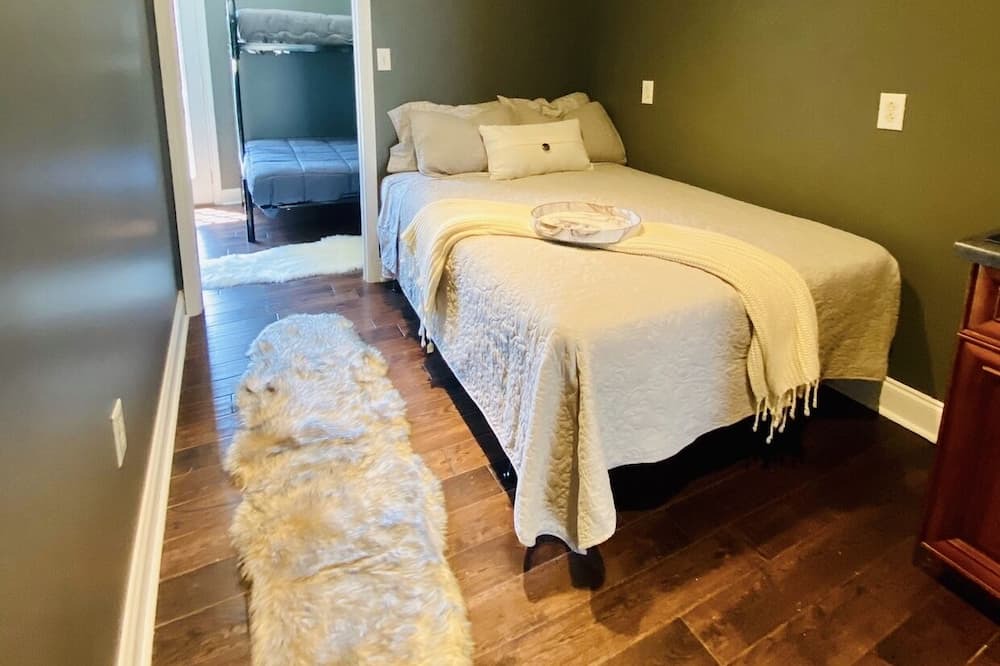 Photo of Bedroom in Greenwood