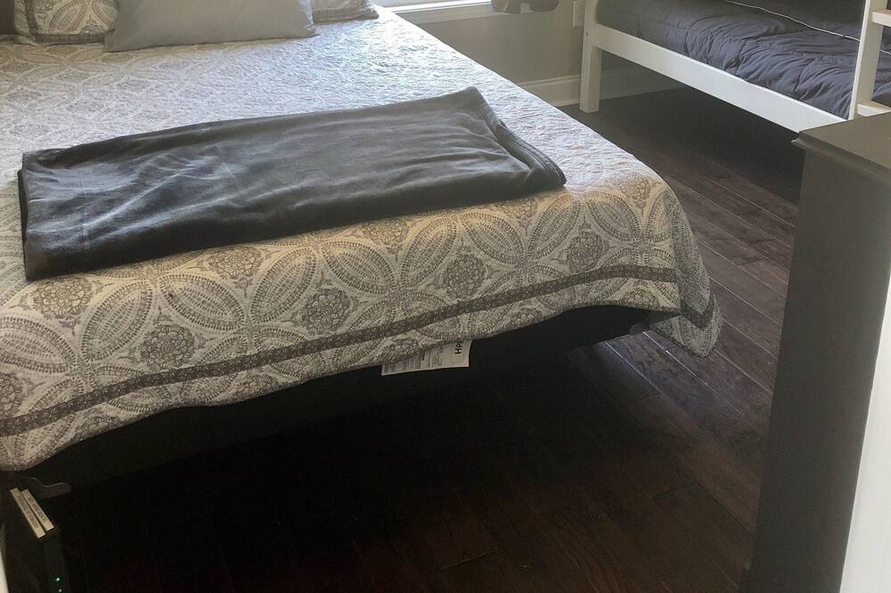 Photo of Bedroom in Greenwood