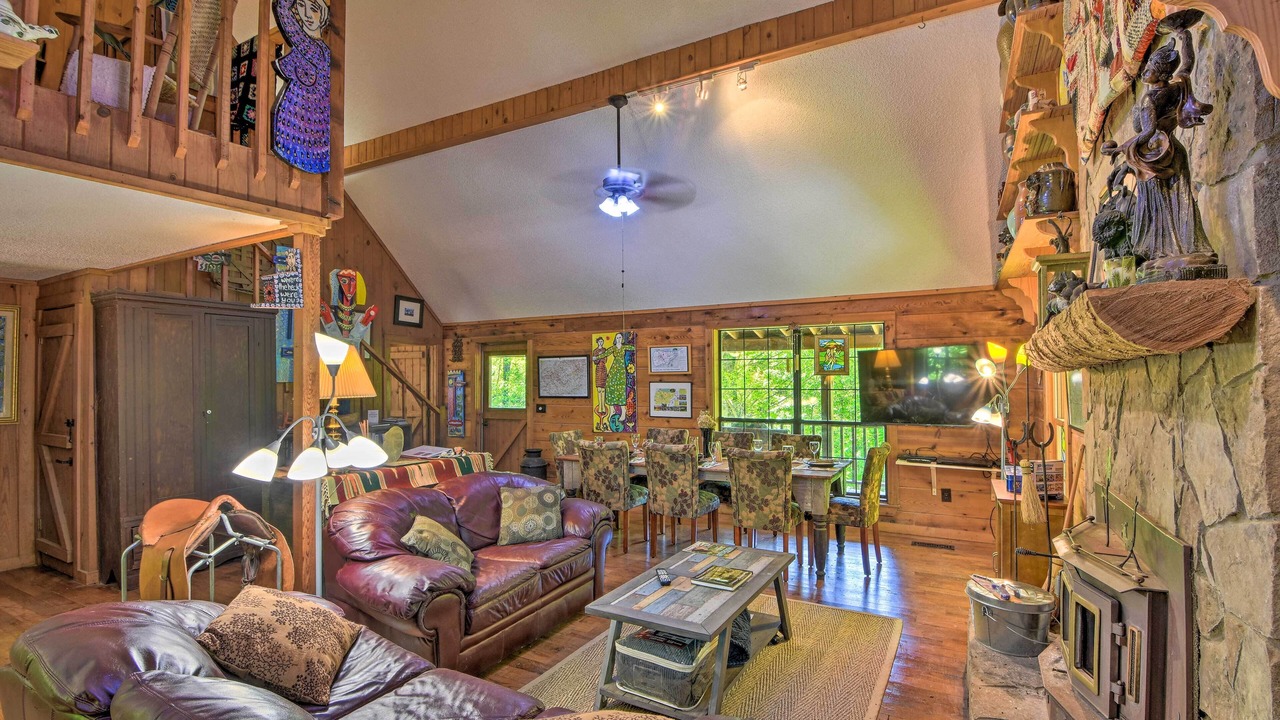 Photo of Livingroom in Robbinsville