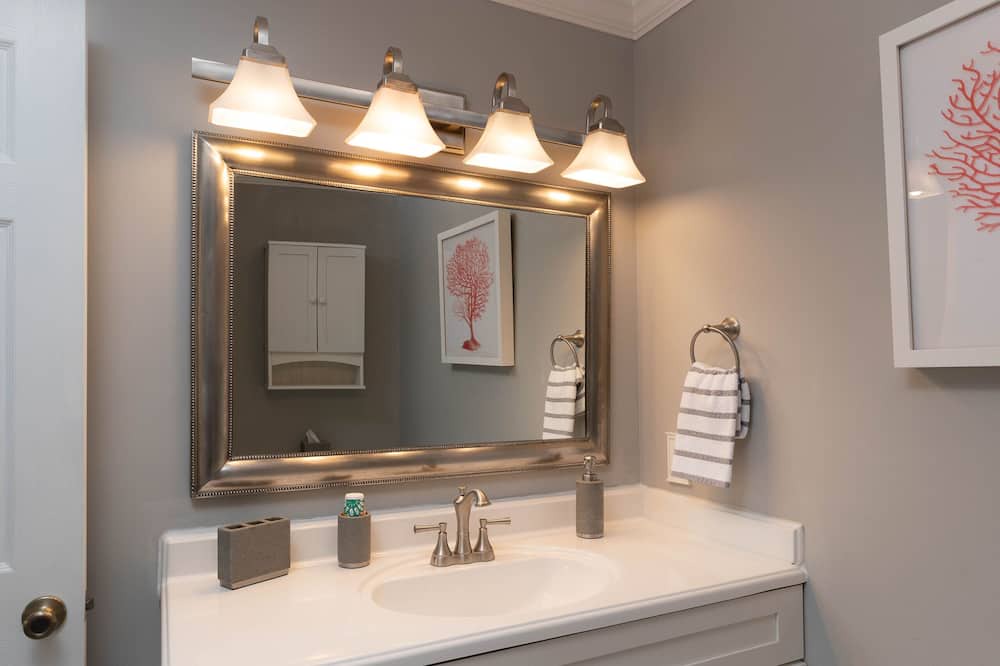 Photo of Bathroom in Sealoft Villas