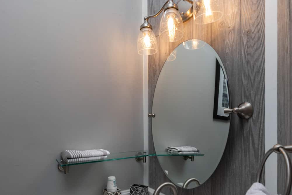 Photo of Bathroom in Sealoft Villas
