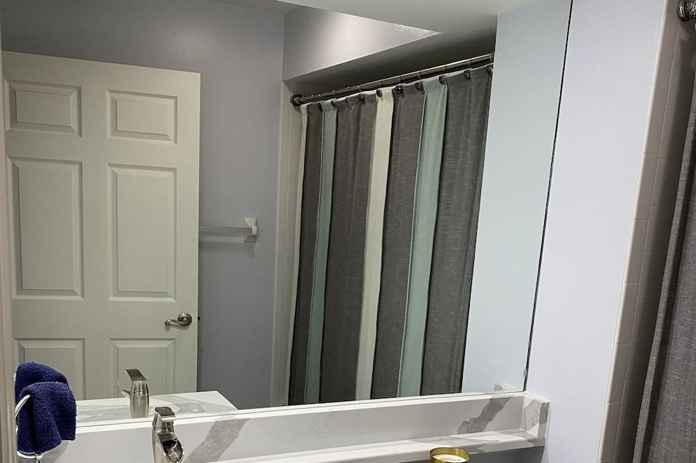 Photo of Bathroom in Grand Harbor