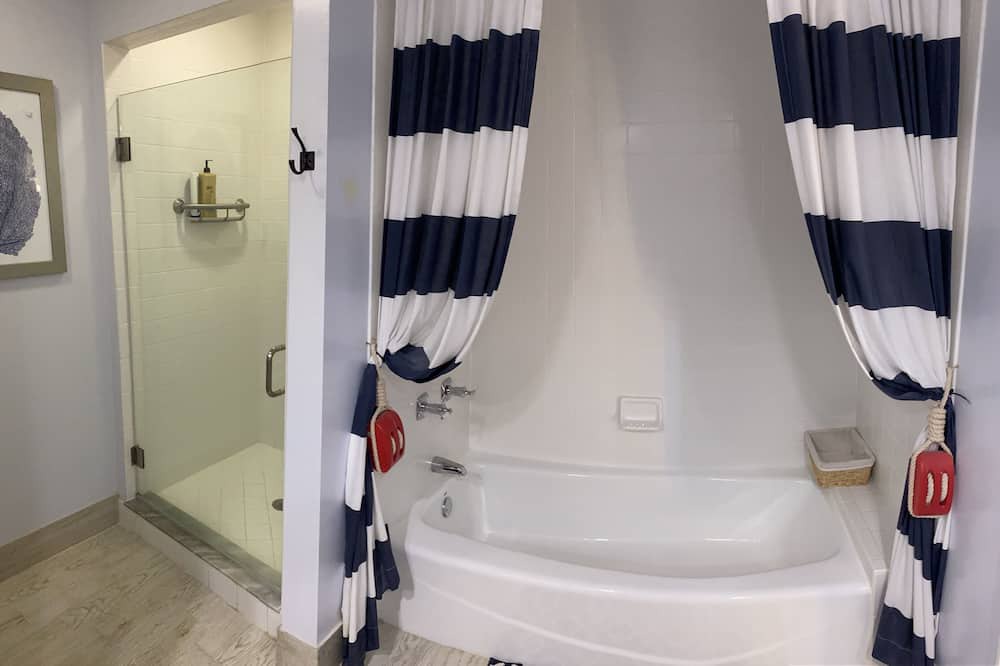 Photo of Bathroom in Grand Harbor