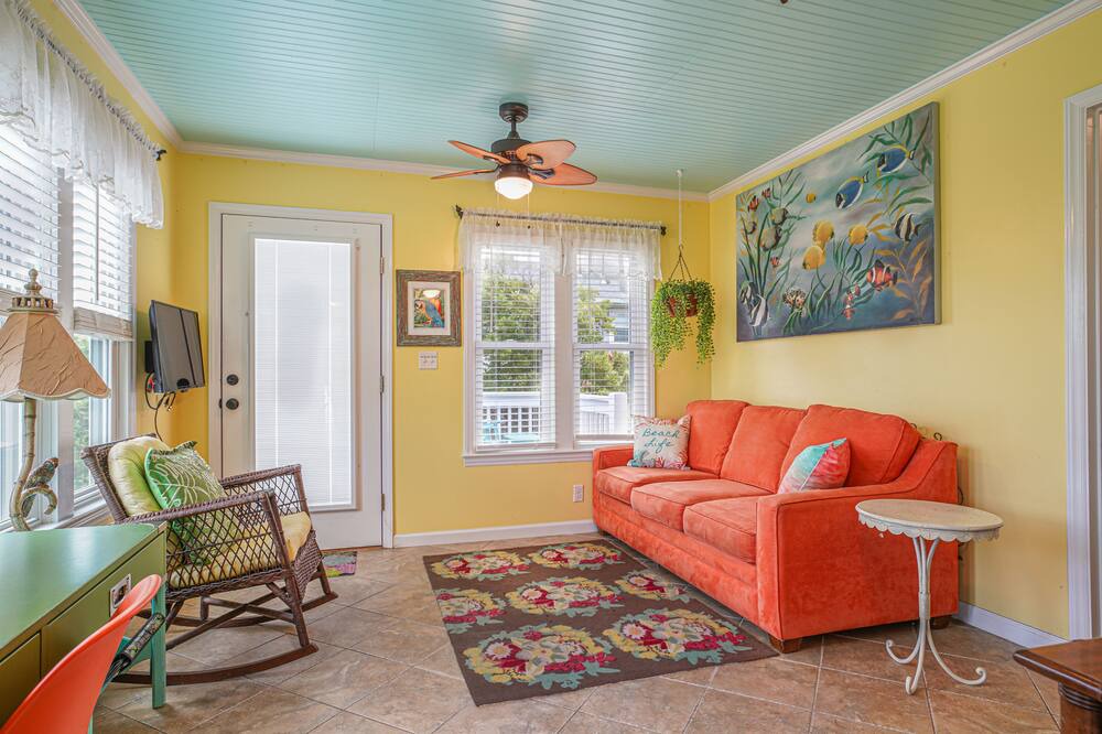 Photo of Livingroom in The Point