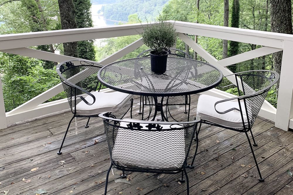 Photo of Patio Balcony in Cullowhee