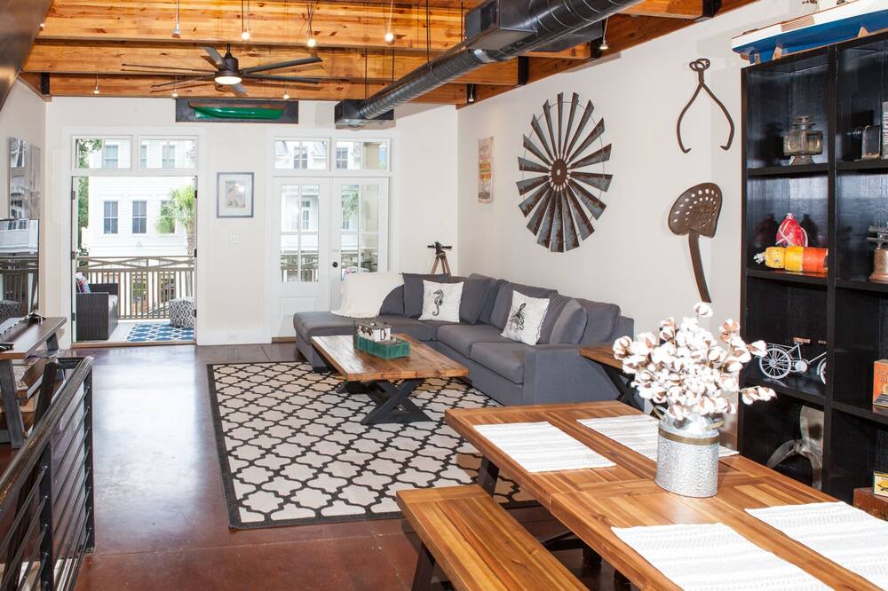 Photo of Livingroom in Habersham