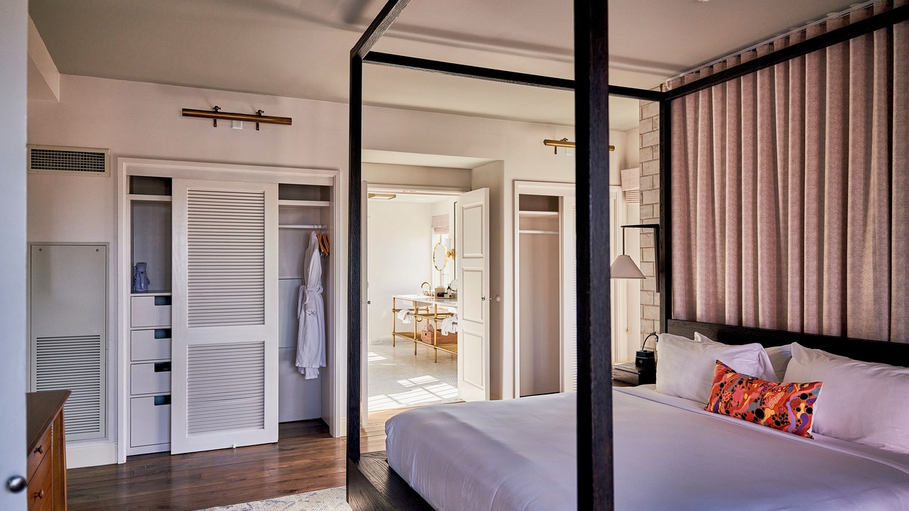 Photo of Bedroom in Historic District - North
