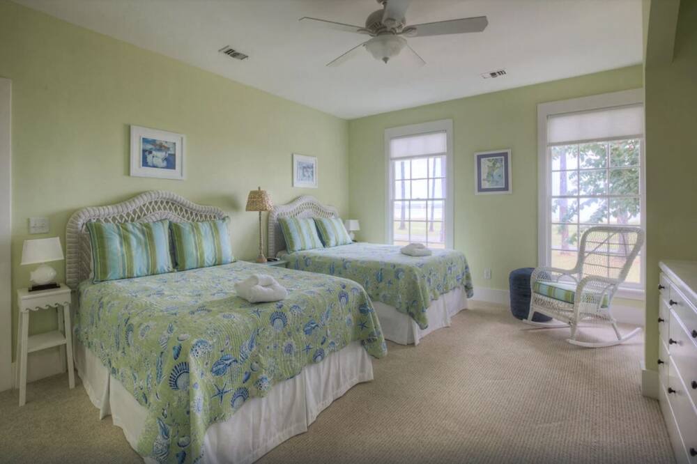 Photo of Bedroom in Melrose on the Beach