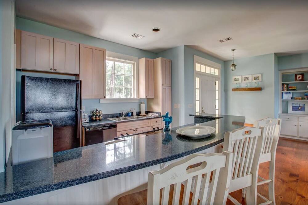 Photo of Kitchen in Melrose on the Beach