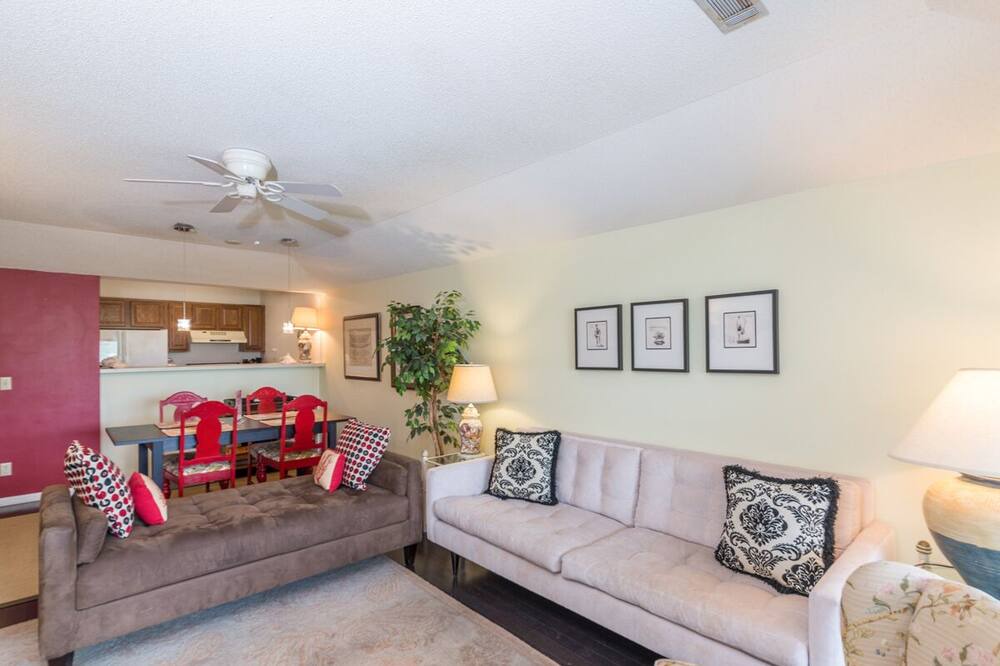 Photo of Livingroom in Saint Helena Island