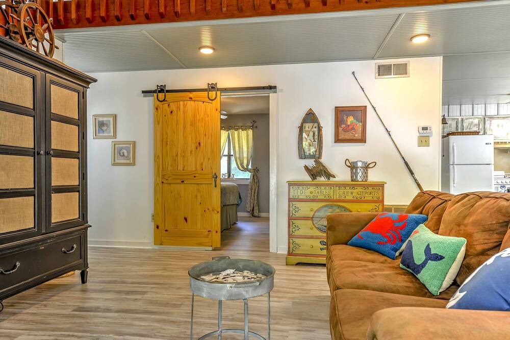 Photo of Livingroom in Midway