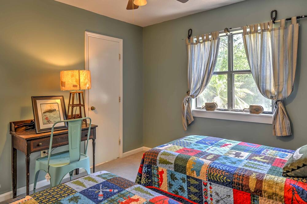 Photo of Bedroom in Midway