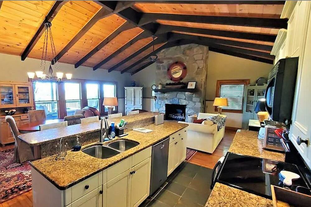 Photo of Kitchen in Glenville
