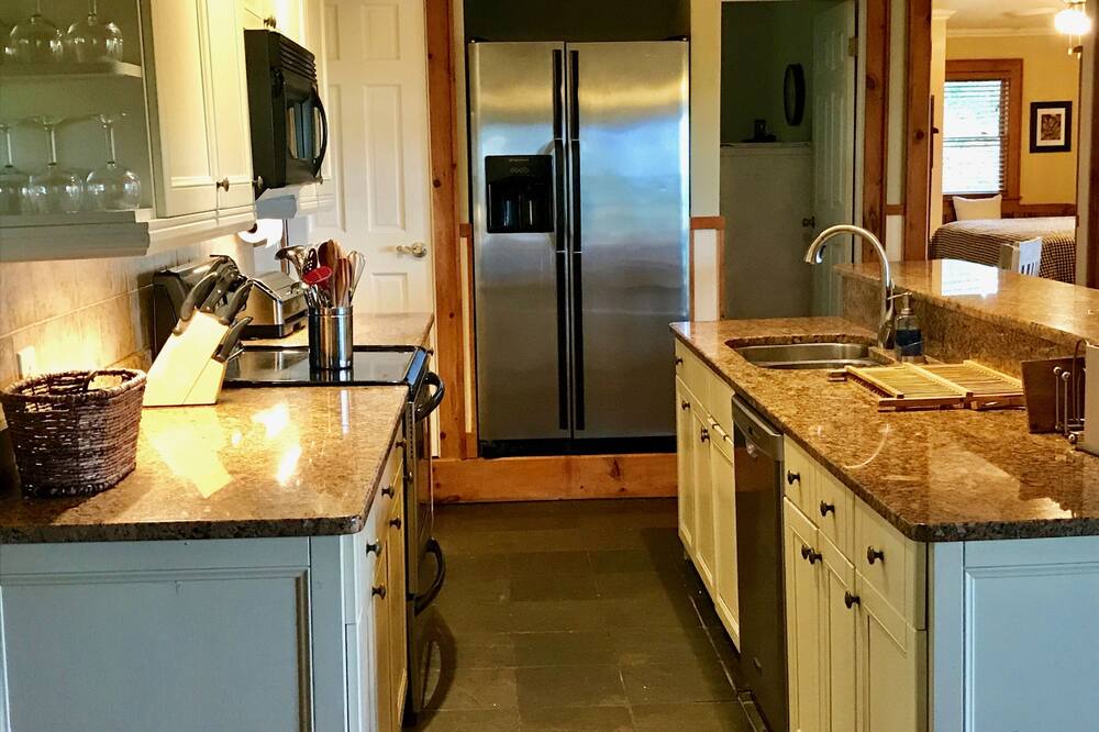 Photo of Kitchen in Glenville