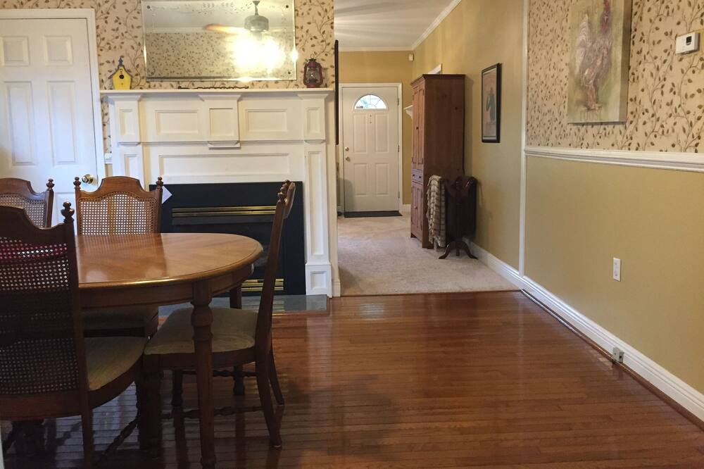 Photo of Livingroom in Jenkinsville