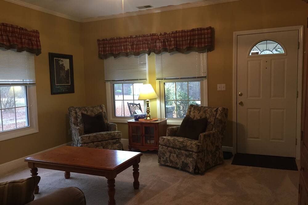 Photo of Livingroom in Jenkinsville