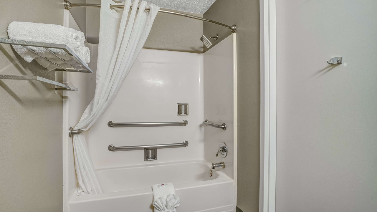 Photo of Bathroom in Commerce