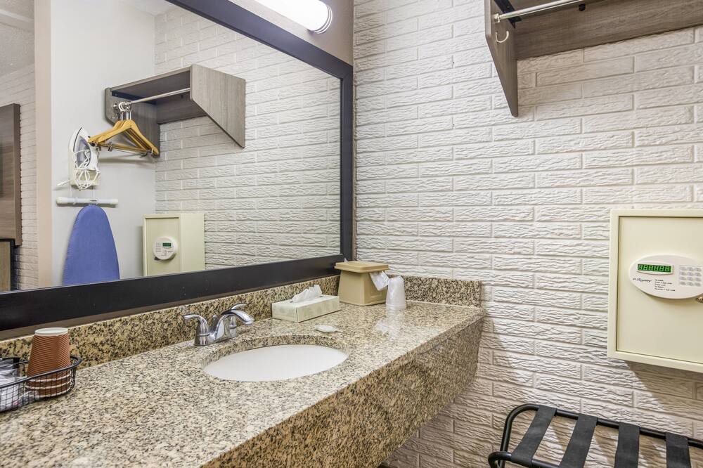 Photo of Bathroom in Richmond Hill