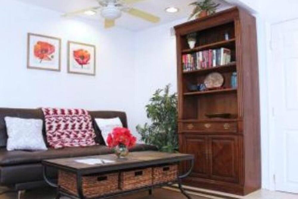 Photo of Livingroom in Fruitville