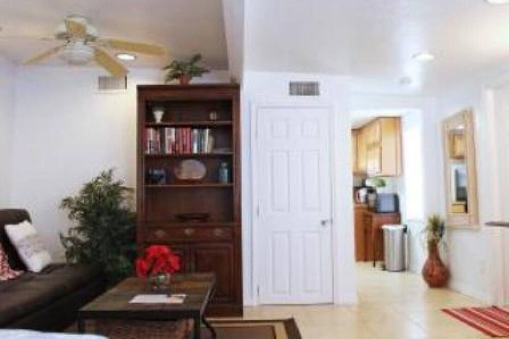 Photo of Livingroom in Fruitville