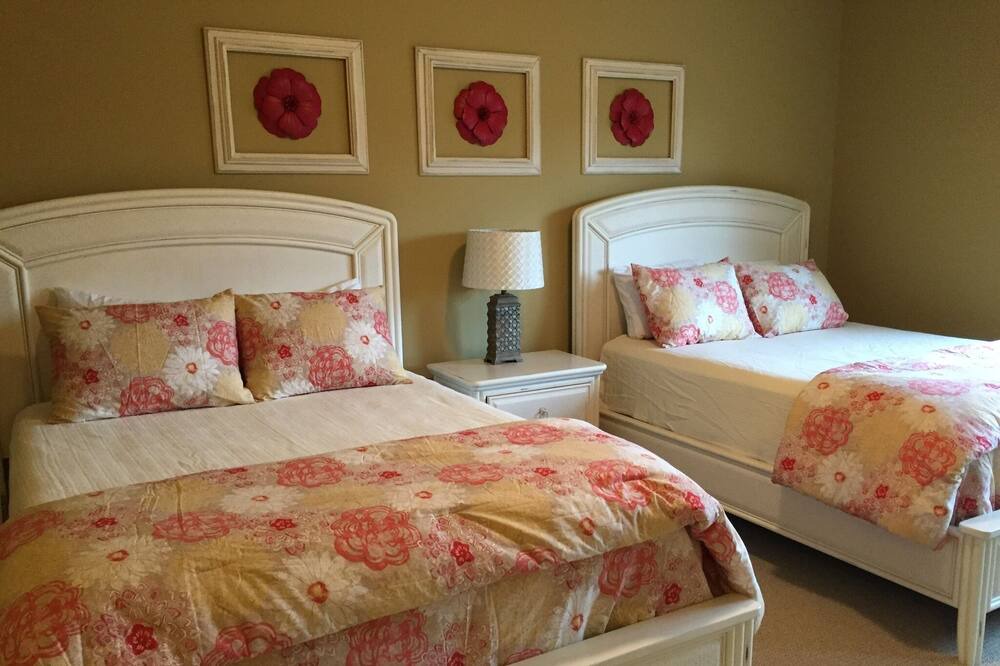 Photo of Bedroom in West Union