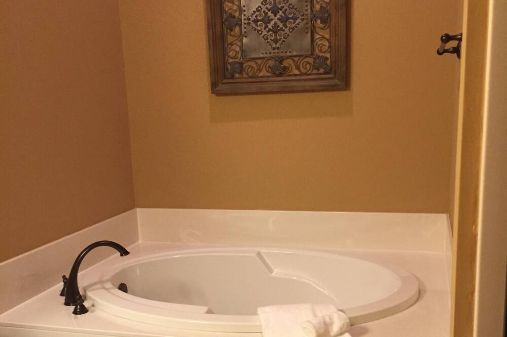 Photo of Bathroom in West Union