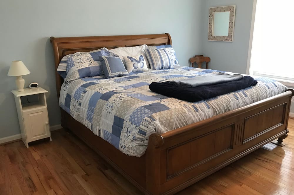 Photo of Bedroom in Lake Toxaway