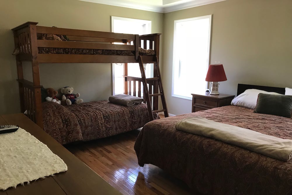 Photo of Bedroom in Lake Toxaway
