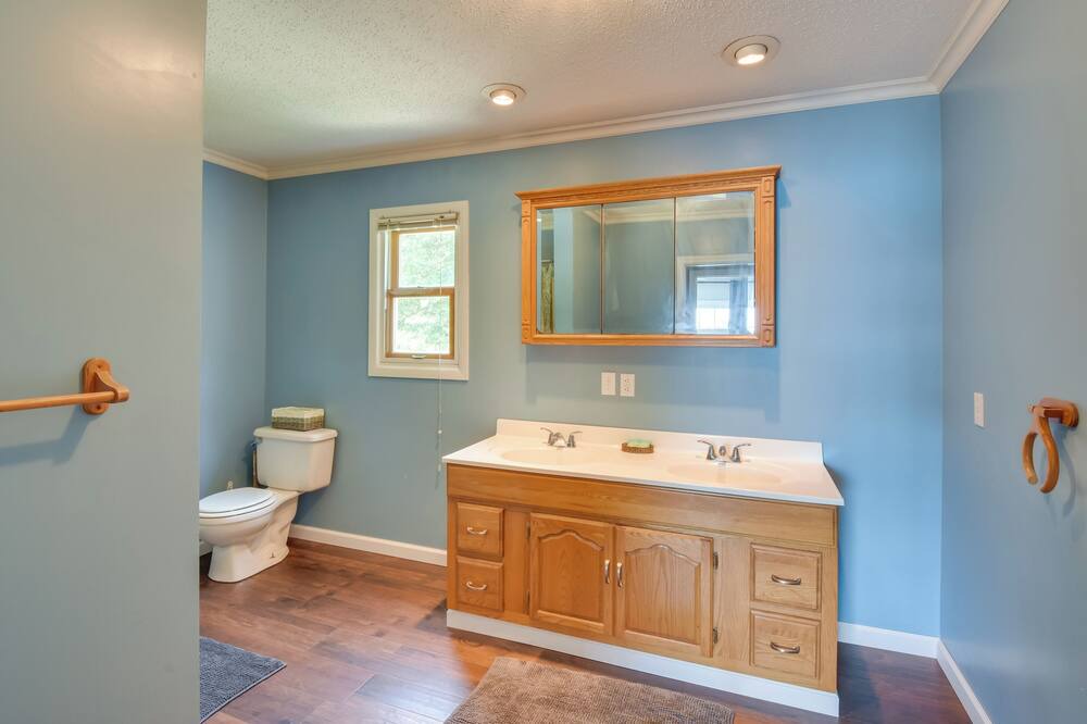 Photo of Bathroom in West Union