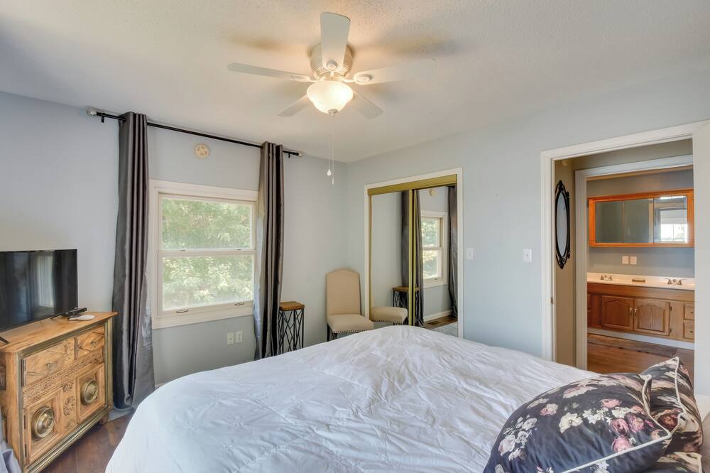 Photo of Bedroom in West Union