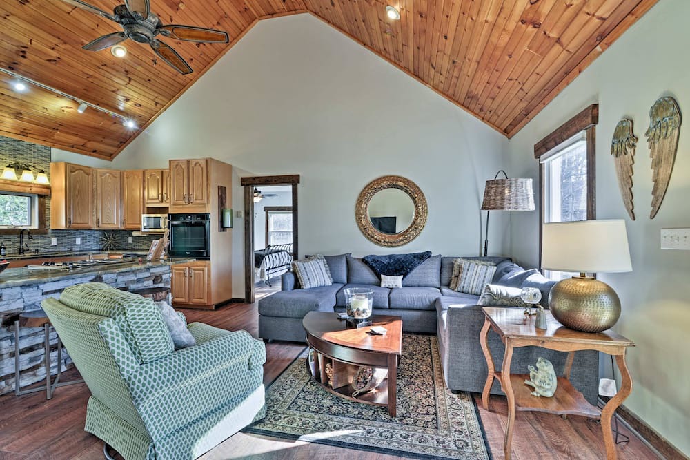 Photo of Bedroom in West Union