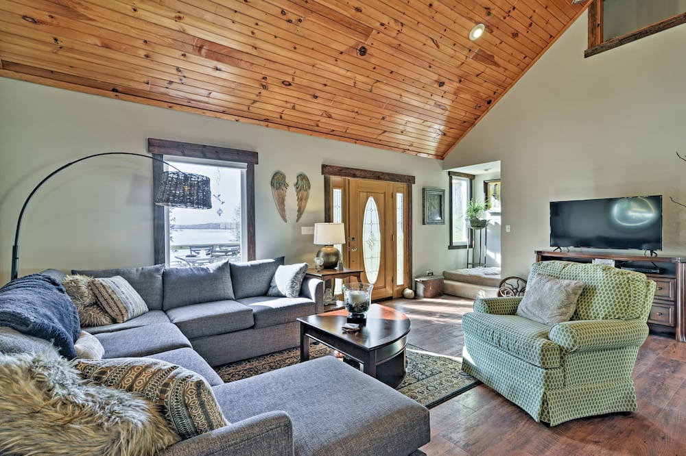 Photo of Livingroom in West Union