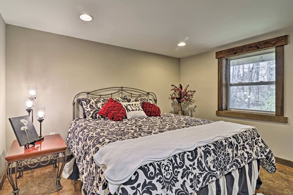 Photo of Bedroom in West Union