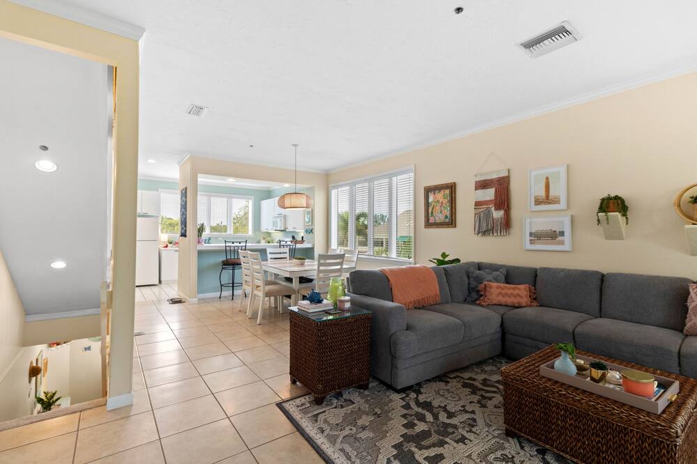 Photo of Livingroom in Whitney Beach