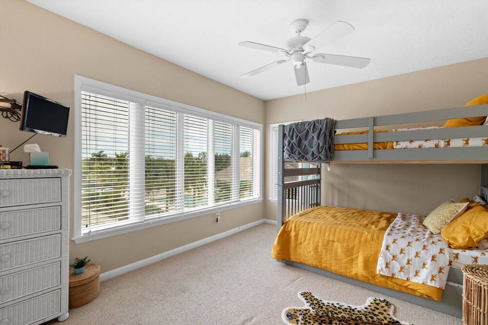 Photo of Bedroom in Whitney Beach