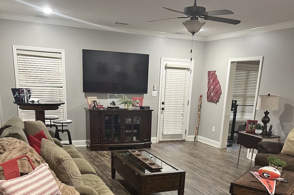 Photo of Livingroom in Watkinsville