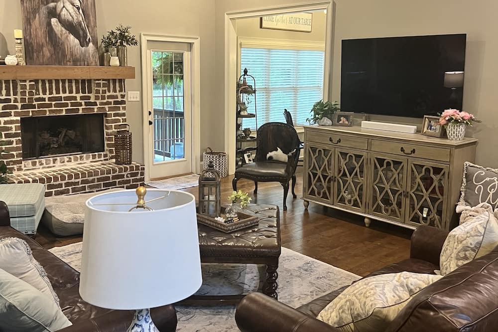 Photo of Livingroom in Watkinsville
