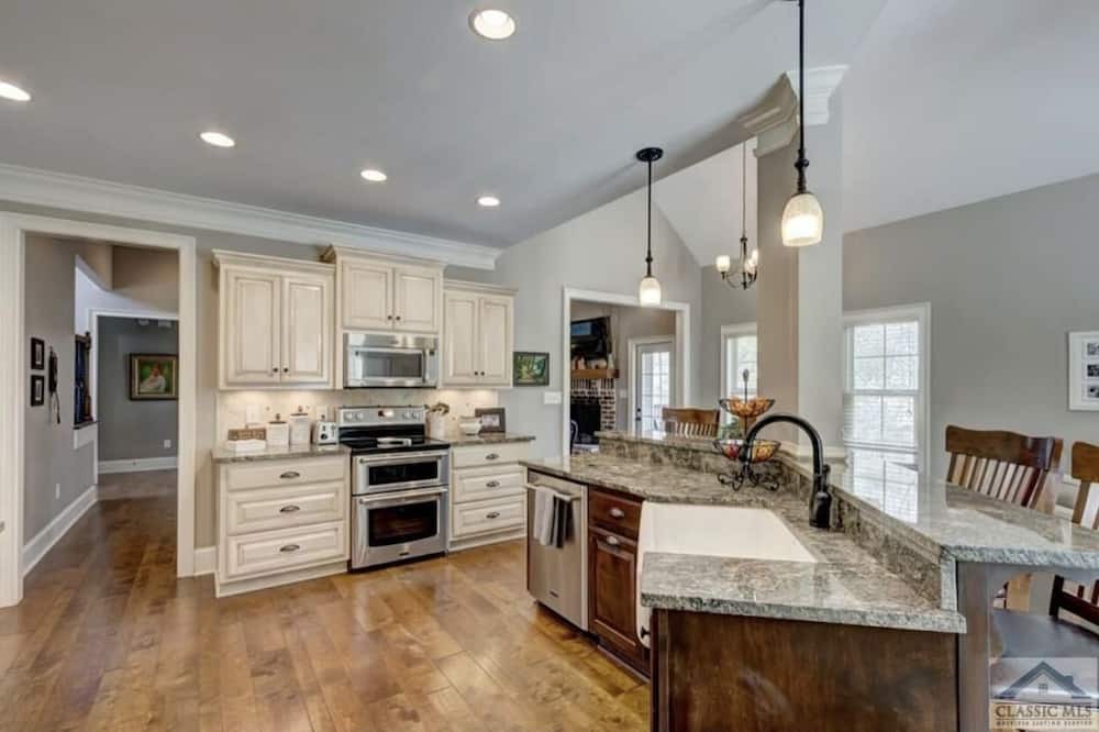 Photo of Kitchen in Watkinsville