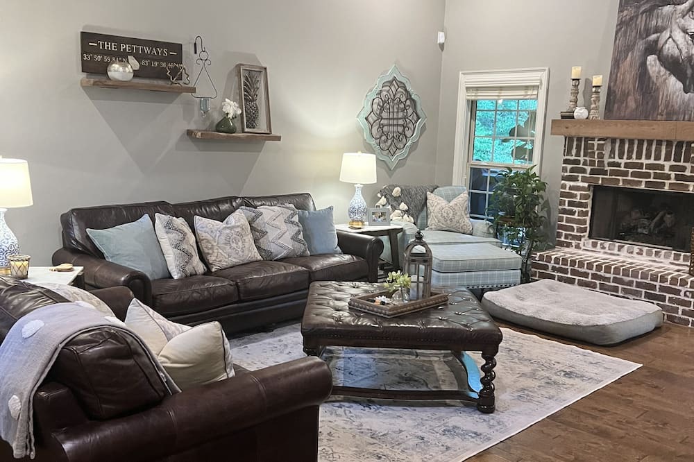 Photo of Livingroom in Watkinsville