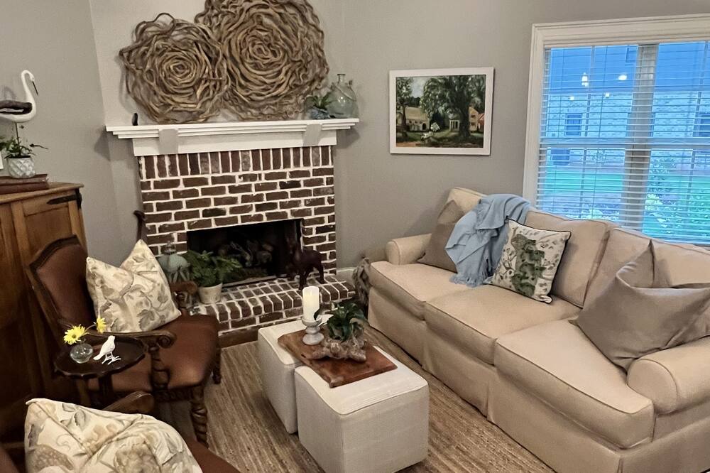 Photo of Livingroom in Watkinsville
