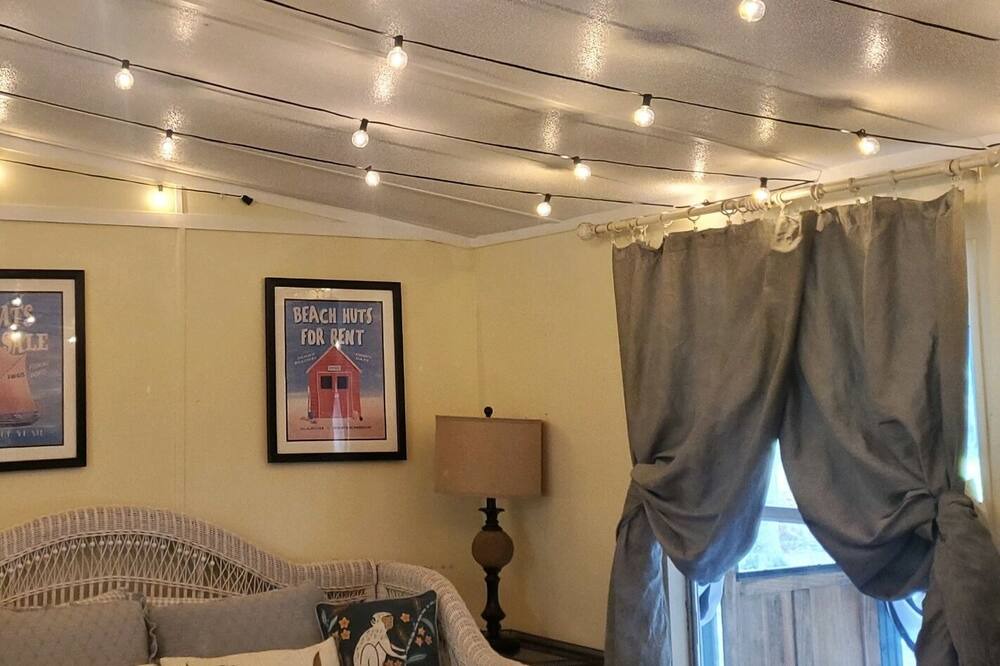 Photo of Bedroom in Midway