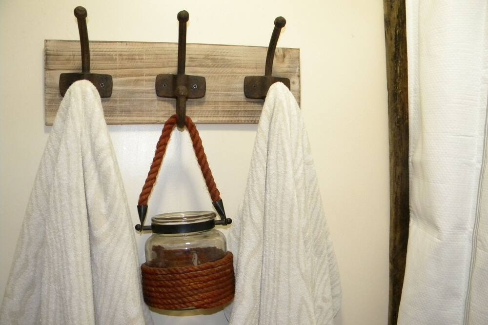 Photo of Bathroom in Midway
